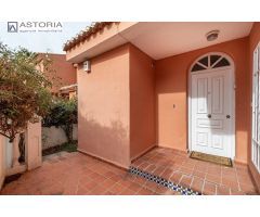 CASA CON PISCINA Y PARCELA EN JUN