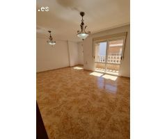 Tu Piso de 4 dormitorios + garaje en el centro de Torrevieja. Paralela a Caballero de Rodas