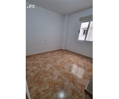 Tu Piso de 4 dormitorios + garaje en el centro de Torrevieja. Paralela a Caballero de Rodas