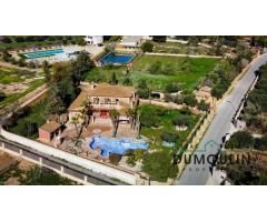 Gran villa de 516m2 de vivienda y 10.791m2 de parcela!! En Los Montesinos!!