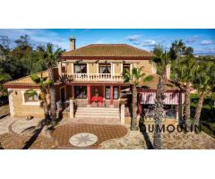 Gran villa de 516m2 de vivienda y 10.791m2 de parcela!! En Los Montesinos!!