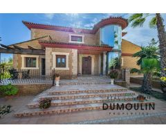 Gran villa de 516m2 de vivienda y 10.791m2 de parcela!! En Los Montesinos!!