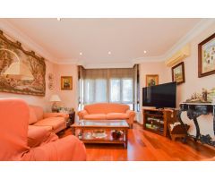 Excepcional Chalet Independiente en Maracena con piscina privada