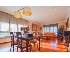 Excepcional Chalet Independiente en Maracena con piscina privada