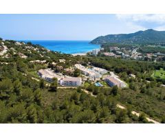SE VENDE IMPRESIONANTE APARTAMENTO EN CAYAMEL