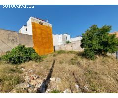 Solar urbano de 711 m2 en Oliva