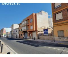 Solar urbano de 711 m2 en Oliva