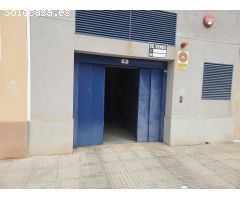 Plaza de garge en Oliva