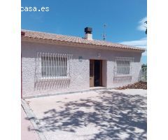 ¡Espectacular casa rural con piscina y cerca del campo de golf!