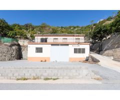 Finca con frutales, vistas y construcciones