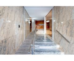 Magnifico piso u oficina en pleno centro de Granada.