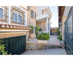 CHALET DE ENSUEÑO EN VILLA DE OTURA