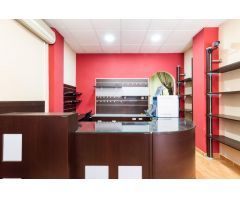 OPORTUNIDAD DE LOCAL COMERCIAL CON POSIBILIDADES DE CAMBIO DE USO A VIVIENDA