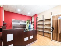 OPORTUNIDAD DE LOCAL COMERCIAL CON POSIBILIDADES DE CAMBIO DE USO A VIVIENDA