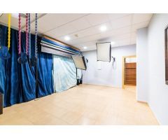 OPORTUNIDAD DE LOCAL COMERCIAL CON POSIBILIDADES DE CAMBIO DE USO A VIVIENDA