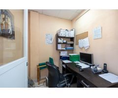Nave - Obrador de panadería en pleno funcionamiento