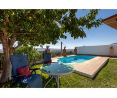 CASA DE ENSUEÑO CON PISCINA EN NIGUELAS
