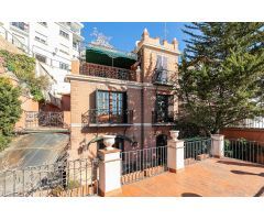 CASA EN PASEO DE LAS PALMAS / FAMILIA O INVERSORES