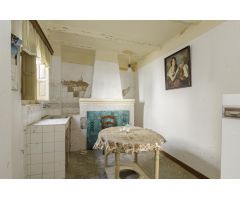 GRAN VIVIENDA PARA REFORMAR EN EL CENTRO DE DILAR