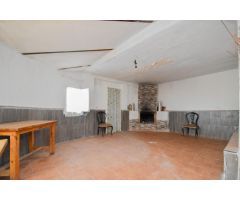 CORTIJO CON FINCA DE OLIVOS