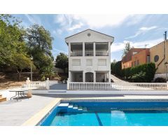 Espectacular chalet en Monachil con piscina y vistas a la ciudad