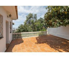 Espectacular chalet en Monachil con piscina y vistas a la ciudad
