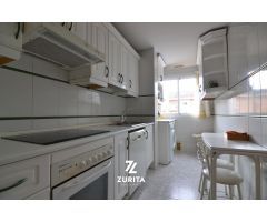 Piso con terraza, cochera y trastero en Parque Azahara