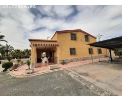 ¡EXCELENTE CHALET EN PARTIDA DE ALGODA!