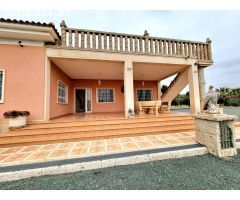 ¡EXCELENTE CHALET UBICADO EN PARTIDA JUBALCOY!