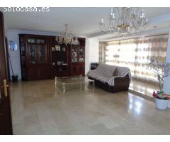 GRAN PISO CON PATIO EN OLLERIAS JUNTO A COLÓN