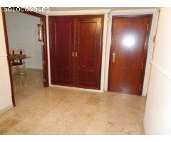 GRAN PISO CON PATIO EN OLLERIAS JUNTO A COLÓN