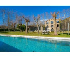 MASIA DE PIEDRA DE ALTO STANDING EN LA GARROTXA