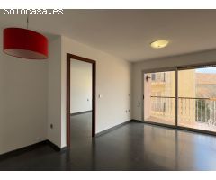 Piso muy céntrico de 4 habitaciones con plaza de parking doble y 2 terrazas
