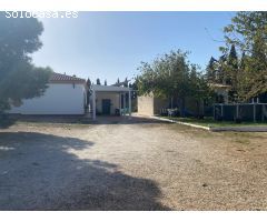 FINCA CON 2 CHALETS EN LA RANA VERDE