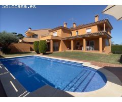 Gran casa en Vilafant, al 1500m del centro de Figueres, con piscina y jardín