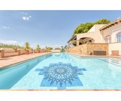 Villa con vistas impresionantes al mar cerca de la playa en Roses