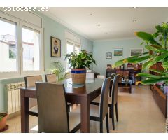 Casa espaciosa con jardín privado