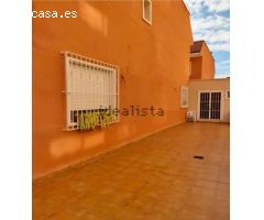 VENTA BUNGALOW ESQUINA,  4 DORM, PISCINA, GARAJE,  100M TERRAZA, KELME ALTABIX