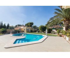 VENTA EXCLUSIVO CHALET CON SÓTANO,  PISCINA,  BARBACOA-COCINA EXTERIOR, PEÑA LAS ÁGUILAS