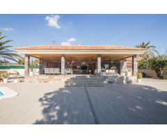 VENTA EXCLUSIVO CHALET CON SÓTANO,  PISCINA,  BARBACOA-COCINA EXTERIOR, PEÑA LAS ÁGUILAS