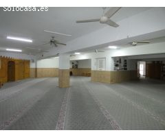 PALAMÓS. Sant Joan: Se vende este gran local comercial en planta baja de 380 m2. apróx.