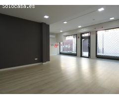 CALONGE:  Local  de 130 m2. en 1ª línea comercial,  con 5 ms . lineales de escaparates