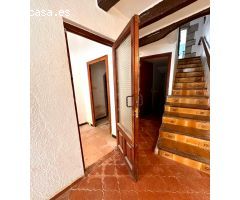 CALONGE: CASA RÚSTICA PARA RESTAURAR EN EL CENTRO DEL PUEBLO CON GARAJE DE 110M2 CON TRASTERO