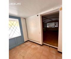 CALONGE: CASA RÚSTICA PARA RESTAURAR EN EL CENTRO DEL PUEBLO CON GARAJE DE 110M2 CON TRASTERO