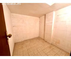 PALAMÓS: LOCAL COMERCIAL CÉNTRICO DE 113 M2, PLANTA BAJA + ALTILLO + 2 ASEOS