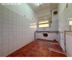 PALAMÓS:  Piso de 93 m2. edificados , 1ª planta, situado en el corazón del casco antiguo de la Vila.