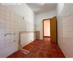 PALAMÓS:  Piso de 93 m2. edificados , 1ª planta, situado en el corazón del casco antiguo de la Vila.