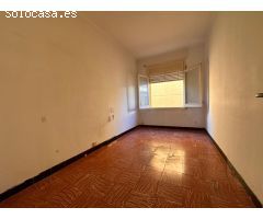 PALAMÓS:  Piso de 93 m2. edificados , 1ª planta, situado en el corazón del casco antiguo de la Vila.