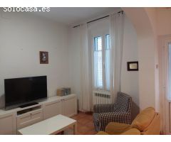 PALAMÓS: Casa de pueblo en planta  baja, con patio de 20 m2. en el centro del pueblo