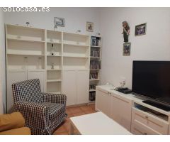 PALAMÓS: Casa de pueblo en planta  baja, con patio de 20 m2. en el centro del pueblo